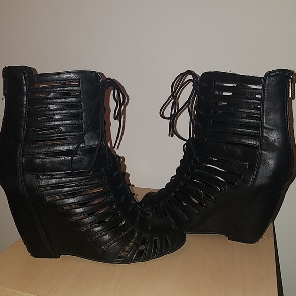 MIA black wedge sandals sz8 - Picture 1 of 4